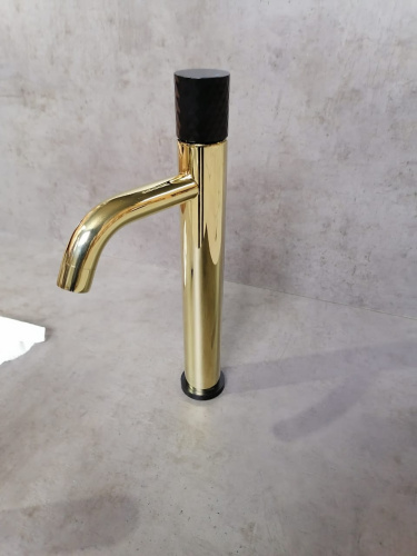 Смеситель Boheme Stick 122-GB на столешницу золото