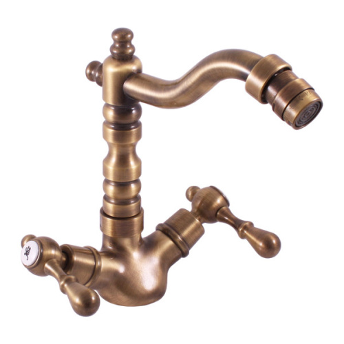 Смеситель RavSlezak MORAVA RETRO MK420.5/9SM на биде бронза Смеситель RavSlezak MORAVA RETRO MK420.5/9SM на биде бронза