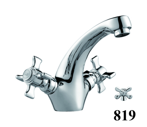 Смеситель D-Lin D110819 на раковину хром