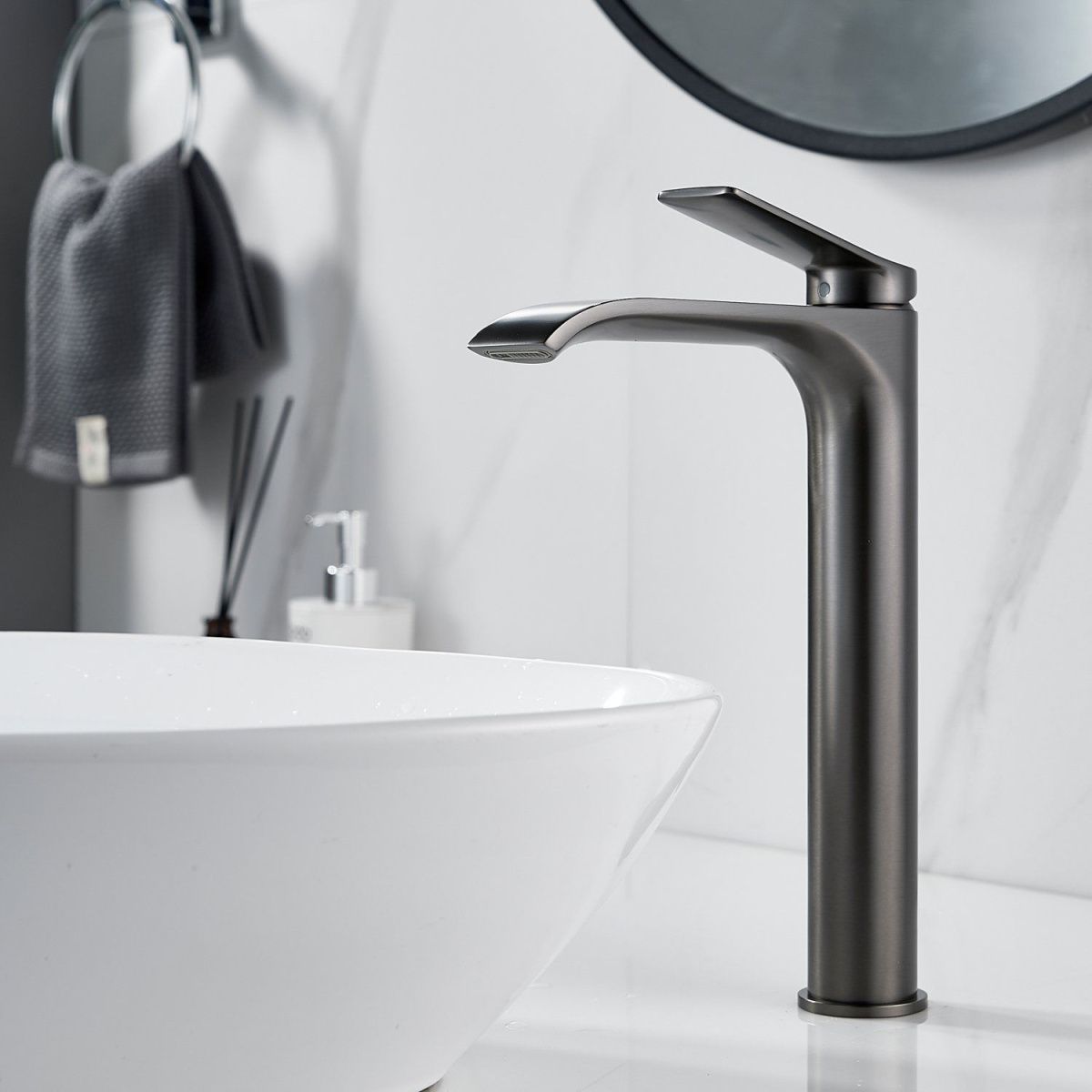 Смеситель для раковины Shevanik S4111T на столешницу оружейная сталь