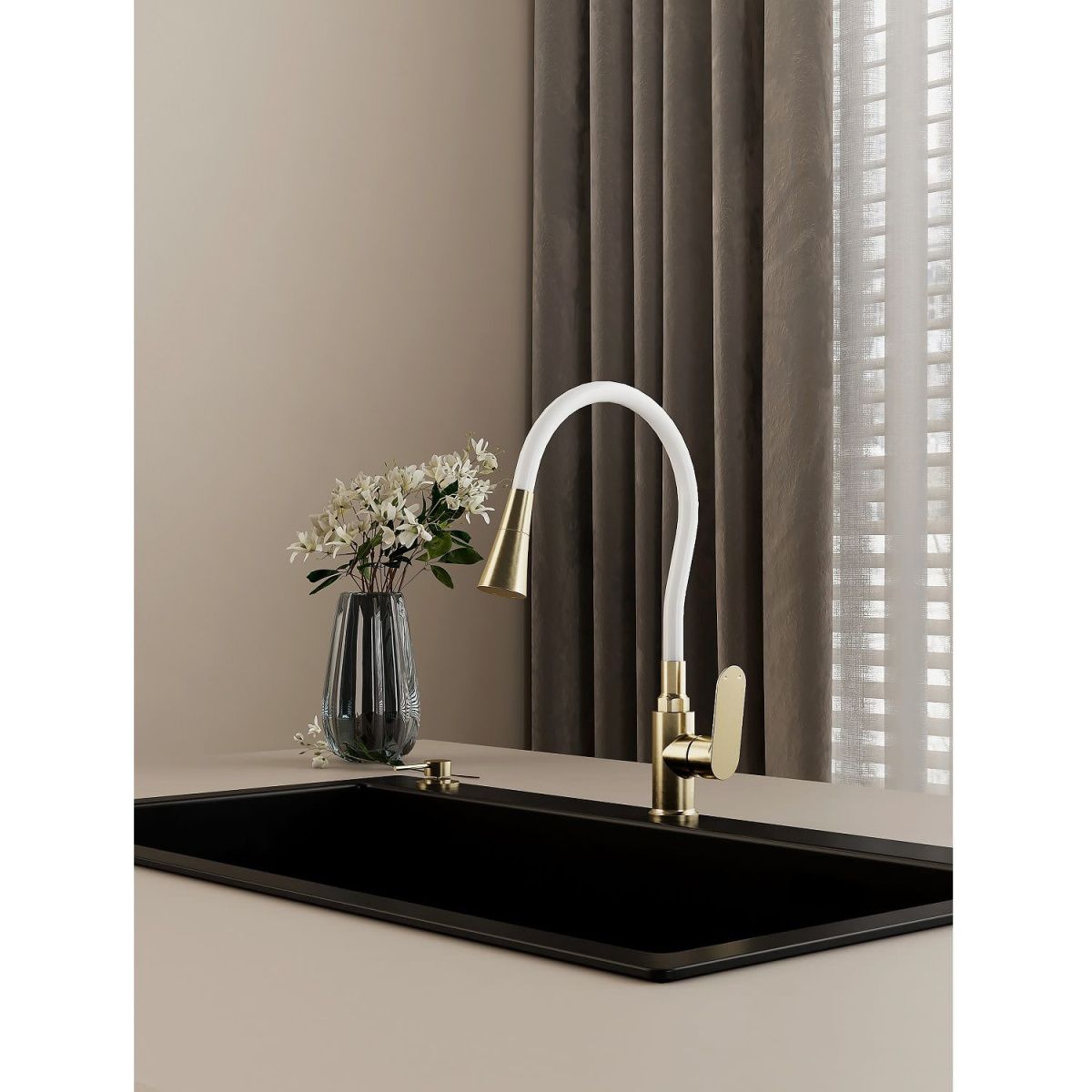 Смеситель для кухни Splenka S41 S41.43.03 на мойку золото - фото 4