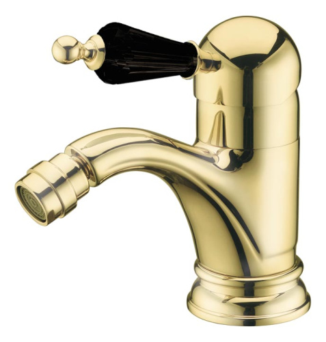 Смеситель Boheme Tradizionale Nero 256 на биде золото Смеситель Boheme Tradizionale Nero 256 на биде золото