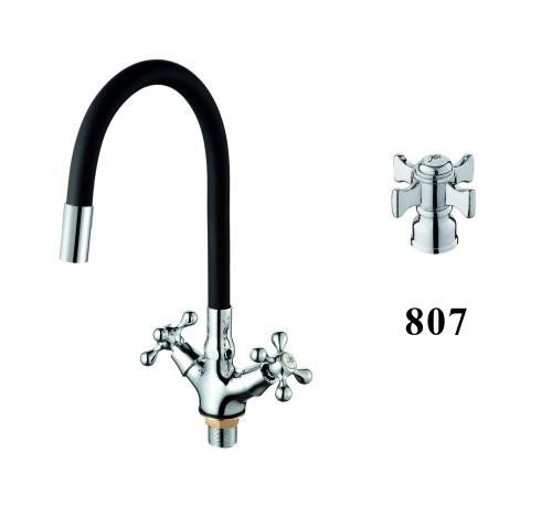 Смеситель для кухни D-Lin D153807-1 на мойку хром/черный