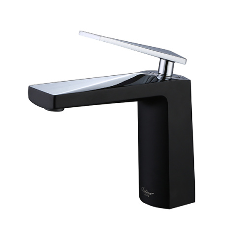 Смеситель Boheme Venturo 371-B на раковину черный