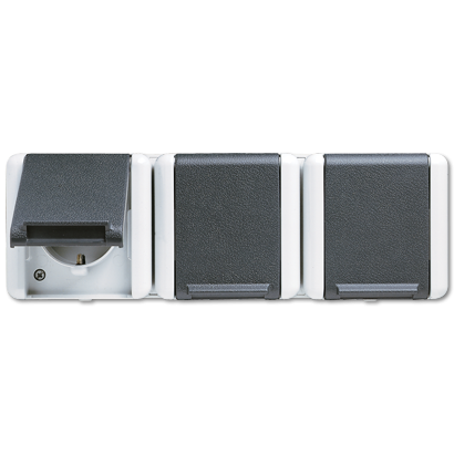 Розетка трехместная Jung 8230W