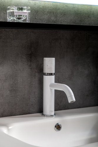 Смеситель Boheme Stick 121-W-MR-WHITE на раковину белый глянцевый