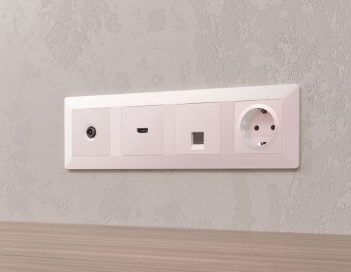 Комплект механизма компьютерной розетки RJ-45 экранированной с автоматической защитной шторкой Ambrella Volt MA MA212005