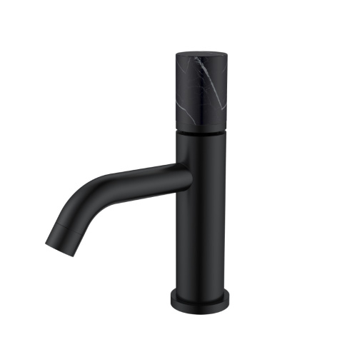 Смеситель Boheme Stick 121-B-MR-B на раковину черный