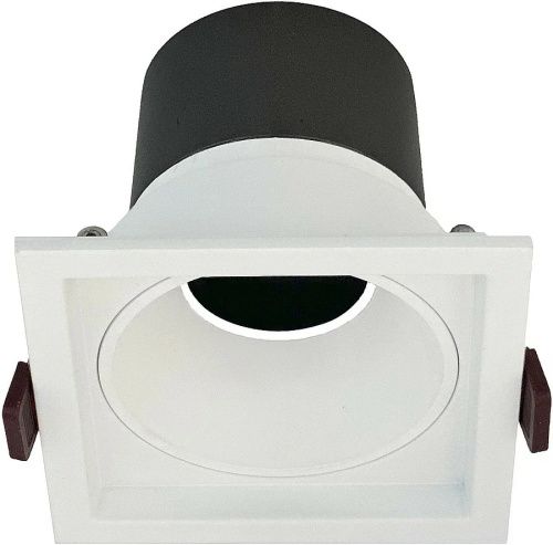 Светильник точечный Wertmark Technical Dorsum WTD.O21.000.30.10