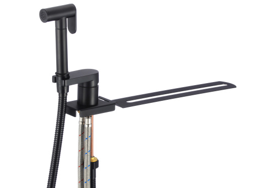 Смеситель с гигиеническим душем D-Lin D182204-A настенный черный