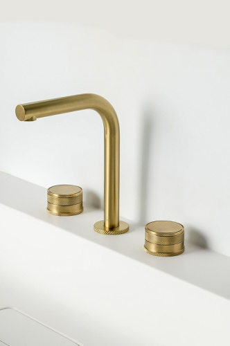 Смеситель Boheme Prestige 152-MG-PR на столешницу золото матовое