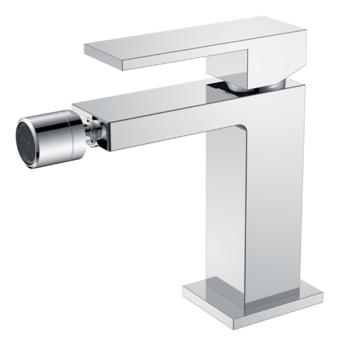 Смеситель Boheme Qubic 476-CR на биде хром Смеситель Boheme Qubic 476-CR на биде хром