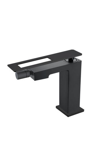 Смеситель Boheme Q 146-BB на биде черный Смеситель Boheme Q 146-BB на биде черный
