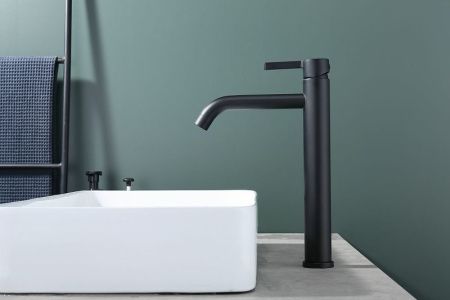 Смеситель для раковины Splenka S221 S221.15.06 на столешницу черный