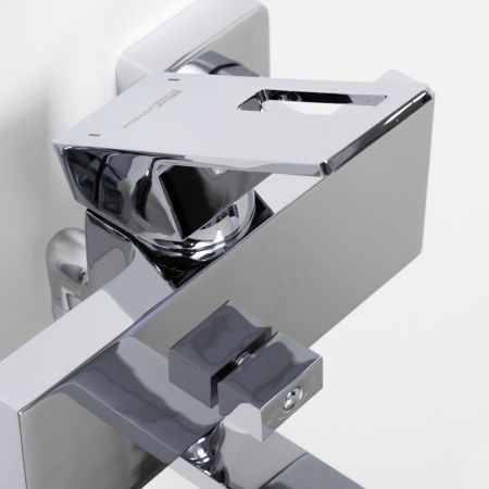 Смеситель для ванны Wasserkraft Alme 1500 1502L настенный хром