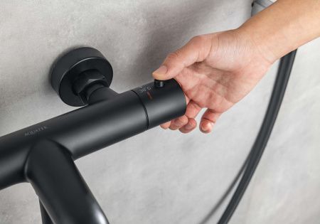 Смеситель для ванны Aquatek ВЕГА AQ1043MB настенный черный с термостатом