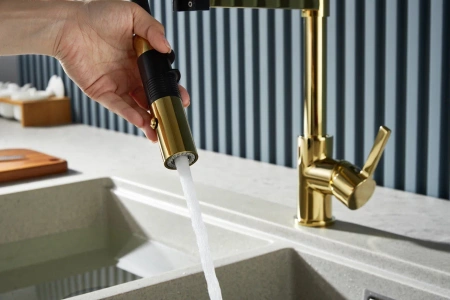 Смеситель для кухни Rose R133E на мойку золото