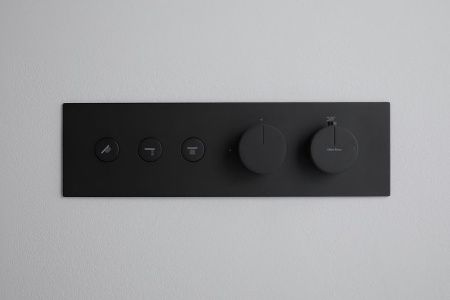 Смеситель для ванны с душем Allen Brau Liberty 5.33003-31 встраиваемый в стену черный с термостатом