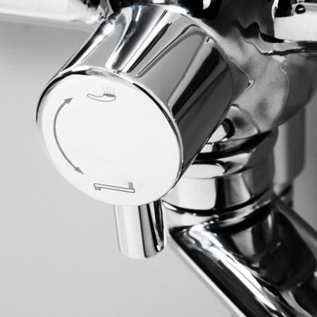 Смеситель для ванны и душа Wasserkraft Main 4100 4102L настенный хром