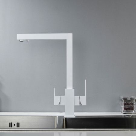 Смеситель для кухни Shevanik S148C на мойку белый