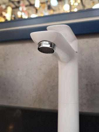 Смеситель для раковины AltroBagno Diretto AltroBagnoDiretto010209Bi на столешницу белый