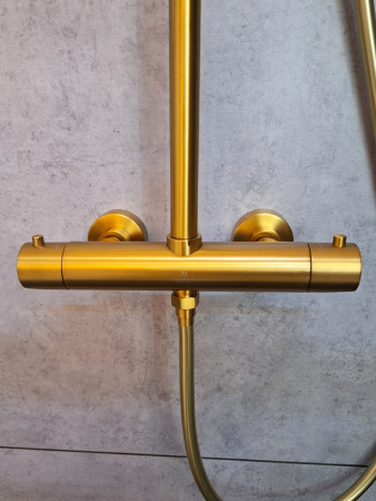 Душевая стойка AltroBagno Metropoli AltroBagnoMetropoli030425OrSp настенная цвет золото матовое