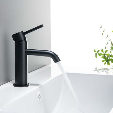 Смеситель Aquatek ЕВРОПА AQ1310MB на раковину черный