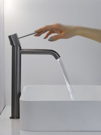 Смеситель для раковины AltroBagno Bilancia AltroBagnoBilancia010226GM на столешницу оружейная сталь