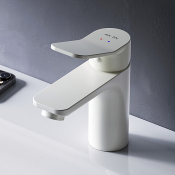 Смеситель Am.Pm X-Joy F85A02133 на раковину белый без термостата