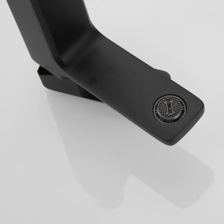 Смеситель Shevanik S8801H на раковину черный