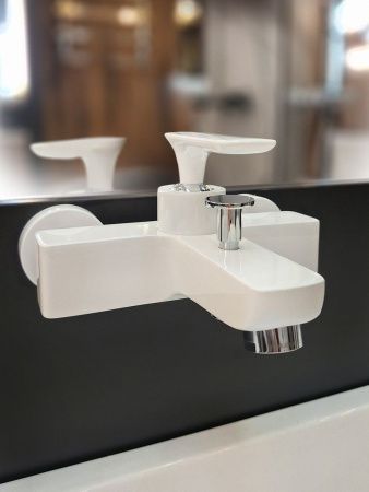 Смеситель для ванны AltroBagno Aperto AltroBagnoAperto0208Bi настенный белый