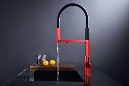 Смеситель для кухни Paulmark TORNADO To213402-FI на мойку черный/красный