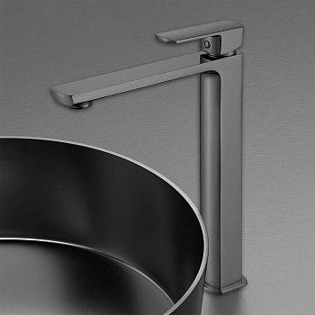 Смеситель Vincea Next VBF-1N2GM на столешницу вороненая сталь