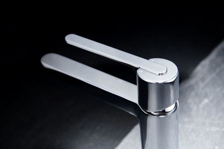 Смеситель AltroBagno Unione AltroBagnoUnione0135Cr на раковину хром