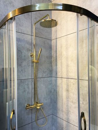 Душевая стойка AltroBagno Costanza AltroBagnoCostanza030419Or настенная цвет золото