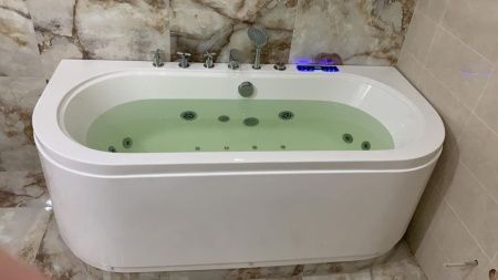 Ванна акриловая Frank 20156060 170х80 пристенная овальная с каркасом