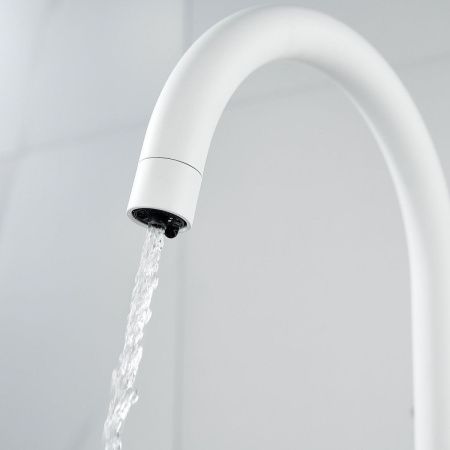 Смеситель для кухни Raffine F108C на мойку белый