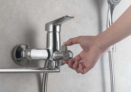 Смеситель для ванны Aquatek ВЕГА AQ1042CR настенный хром