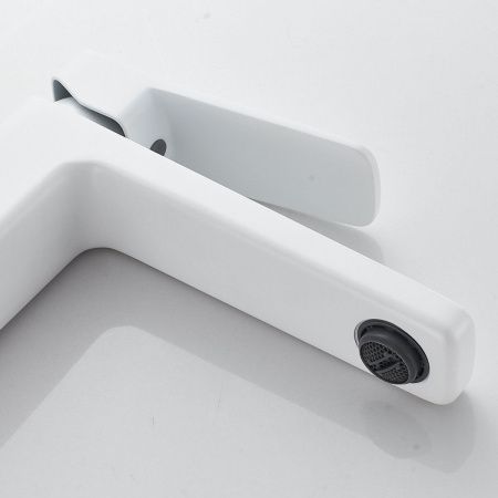 Смеситель Raffine F0199C на раковину белый