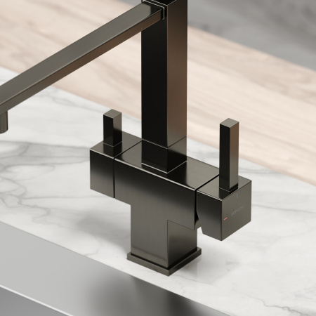 Смеситель для кухни Sancos Moro SC4006GG на мойку вороненая сталь/черный