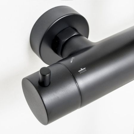 Душевая стойка Clever PANAM EVO XTREME 61019 настенная цвет черный