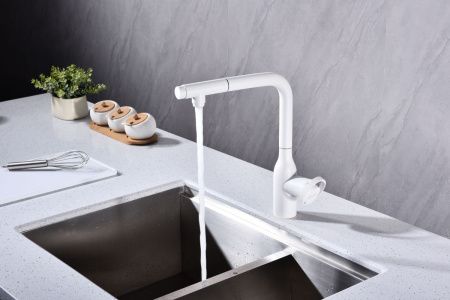 Смеситель для кухни Paulmark URBAN Ur213104-WH на мойку белый