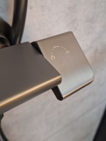 Душевая стойка AltroBagno Lamberto AltroBagnoLamberto030426GM настенная цвет оружейная сталь