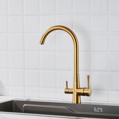 Смеситель для кухни Shevanik S428G на мойку золото