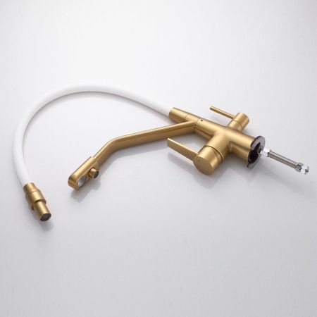 Смеситель для кухни Rose R558G на мойку золото