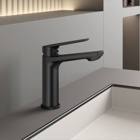 Смеситель BELZ B10533-7 на раковину черный