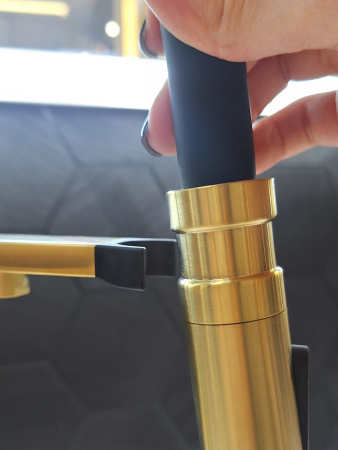 Смеситель для кухни AltroBagno Flusso AltroBagnoFlusso050202BG на мойку золото матовое