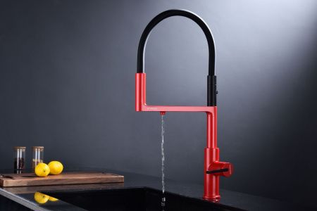 Смеситель для кухни Paulmark TORNADO To213402-FI на мойку черный/красный