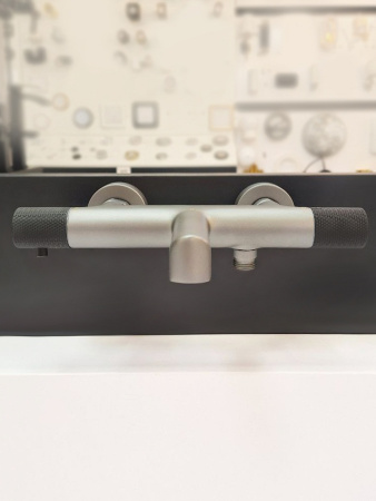 Смеситель для ванны AltroBagno Intento AltroBagnoIntento0216GrNe настенный серый/черный