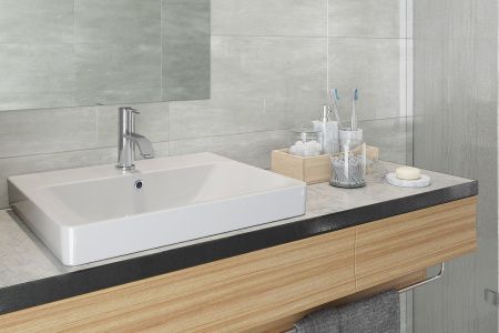 Раковина из сантехнического фарфора Santek Адриана WH501630 50х50 накладная цвет белый